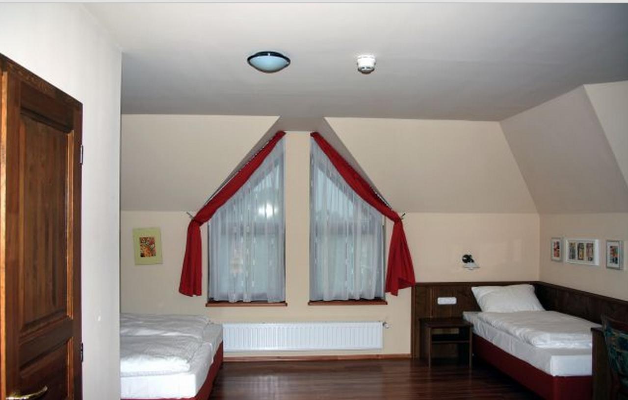 Csakvar Publo Etterem Es Panzio Bed & Breakfast エクステリア 写真