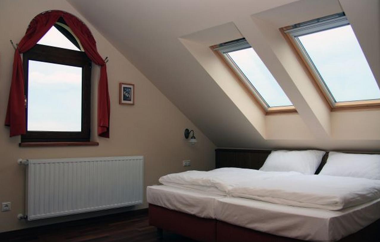 Csakvar Publo Etterem Es Panzio Bed & Breakfast エクステリア 写真